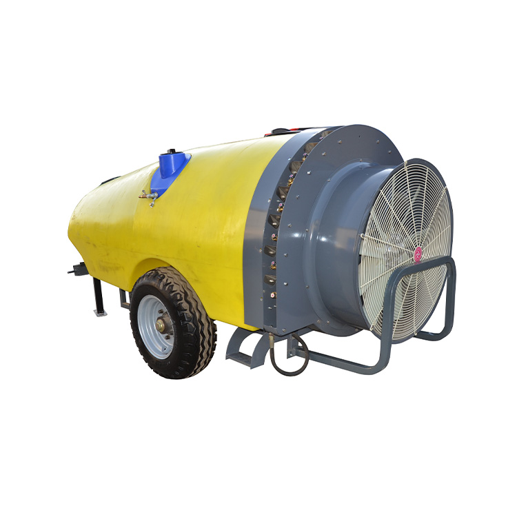 Razpršilniki za pršenje traktorja